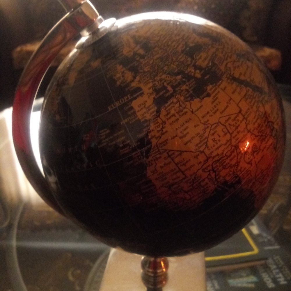 Table Size Black & Gold Globe